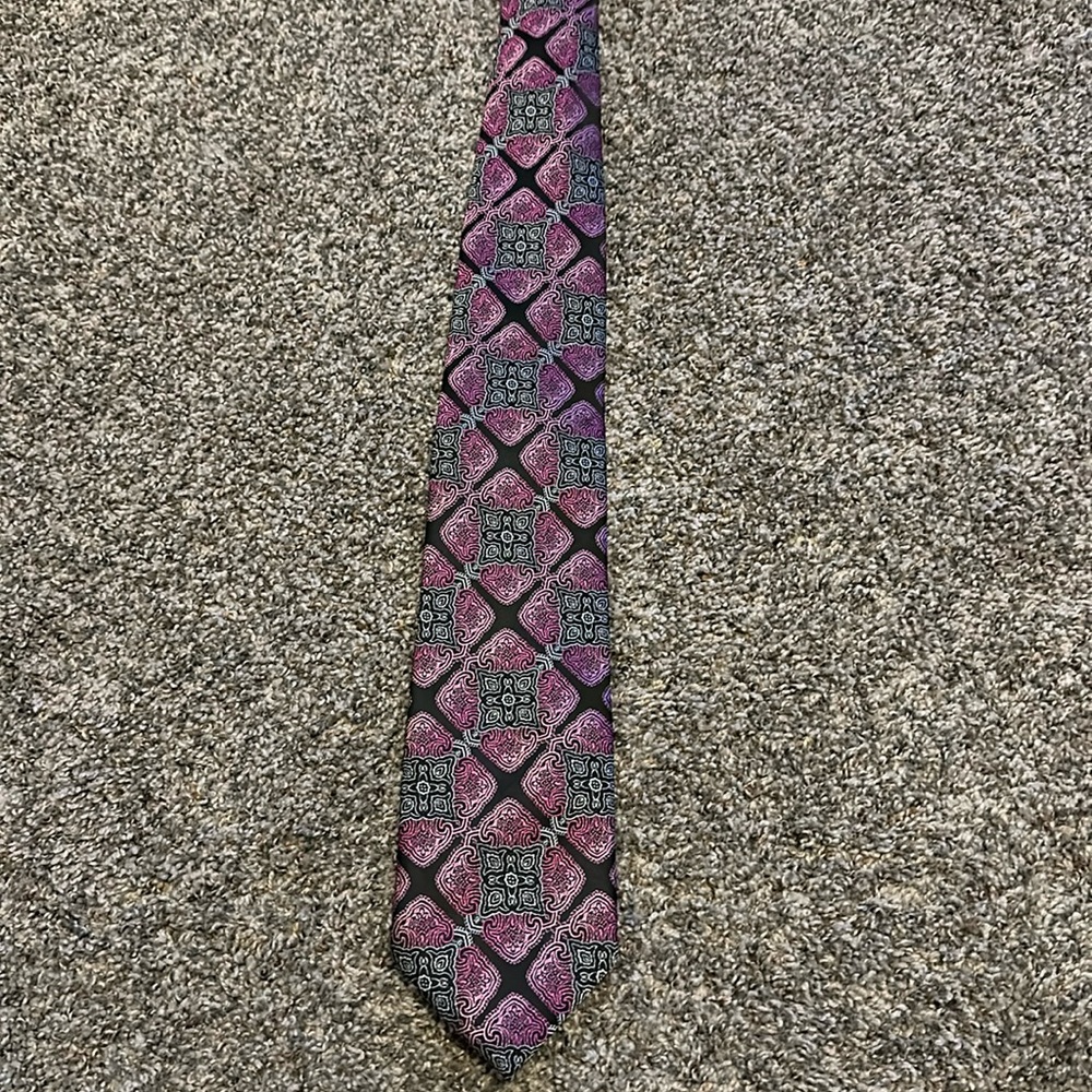 Bruno Conte' Men's Tie Black & Fuchsia 100% Polyester